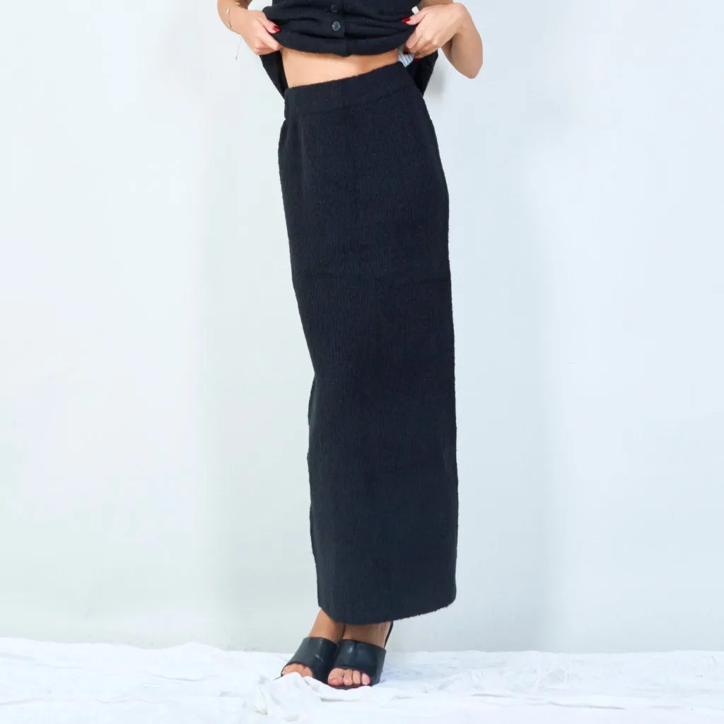 Knitted midi skirt with elastic waistband wholesale