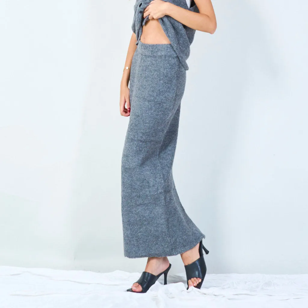 Knitted midi skirt with elastic waistband wholesale