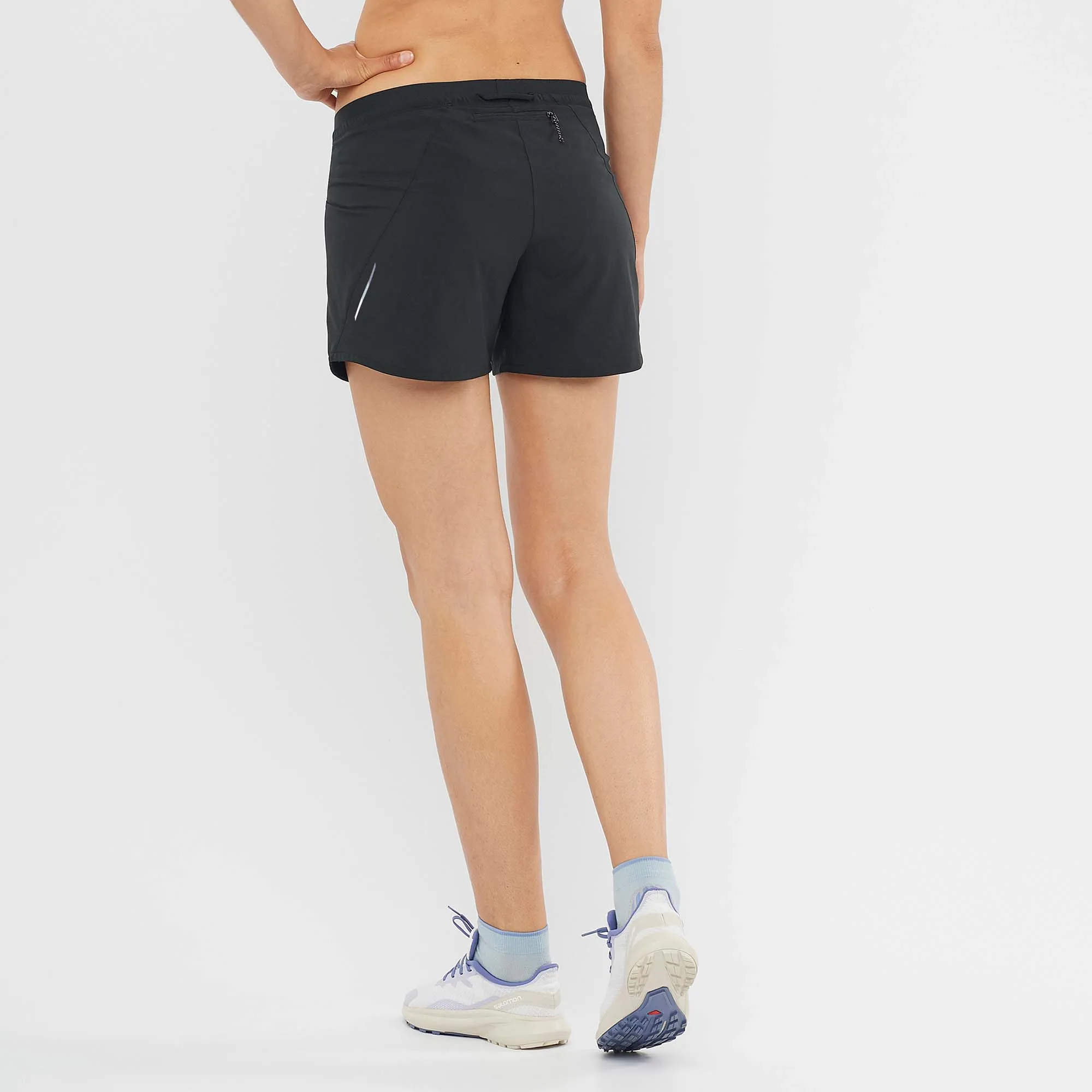 Salomon | Women's Cross 5'' Shorts - Deep Black