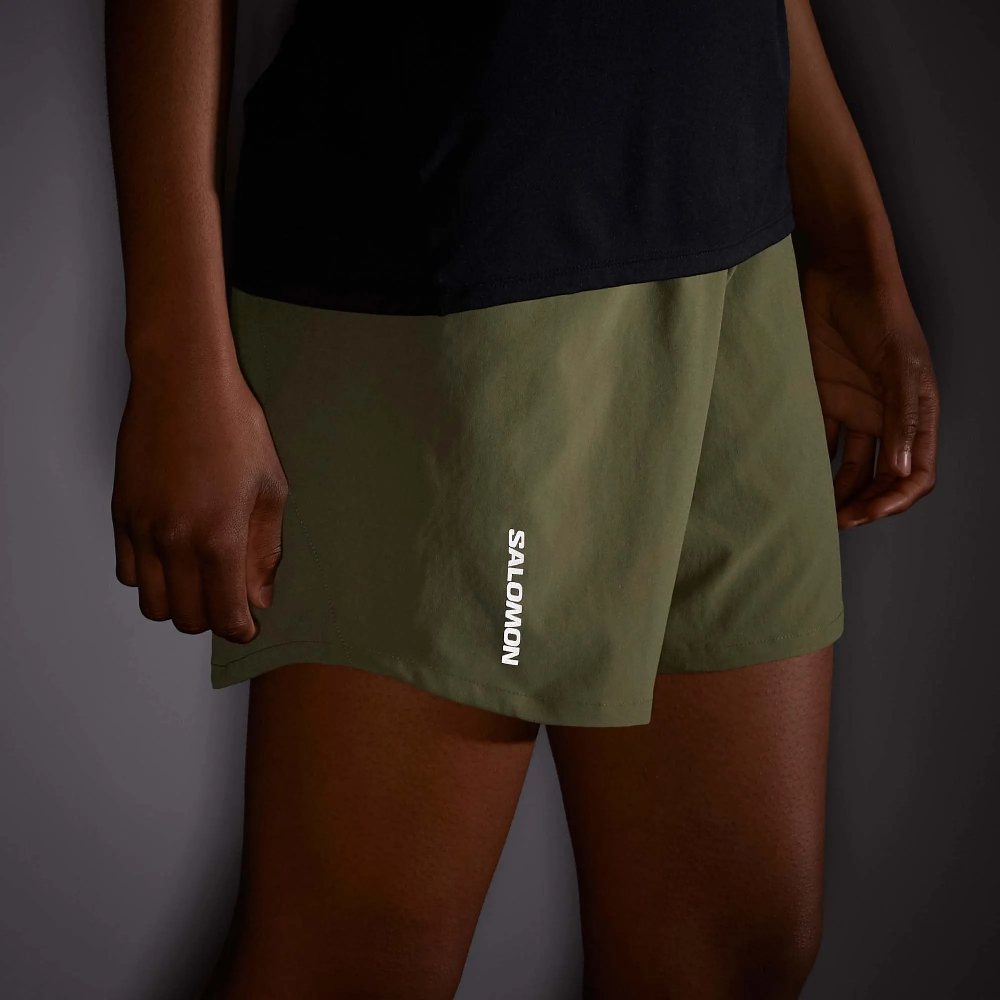 Salomon | Women's Cross 5" Shorts - Deep Lichen Green