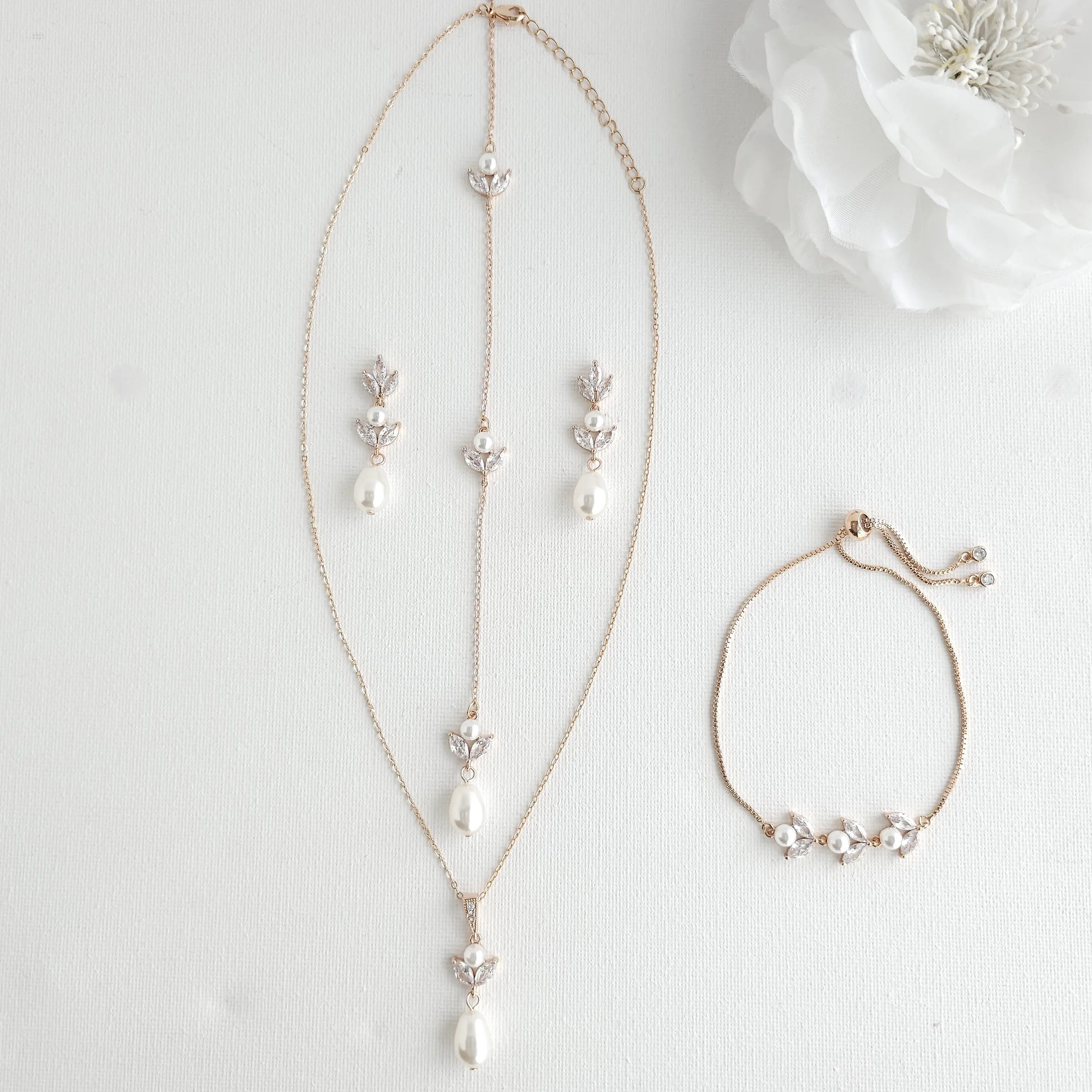 Simple Gold Jewelry Set- Leila