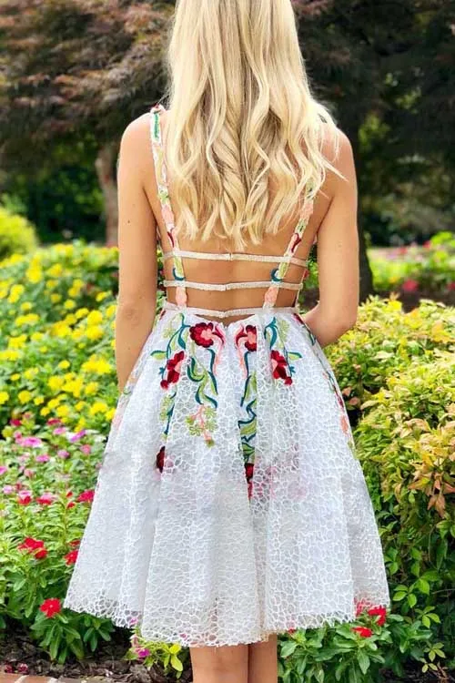 Simple White Lace V-neck Homecoming Dresses with Appliques | Short Prom Dress, SH436