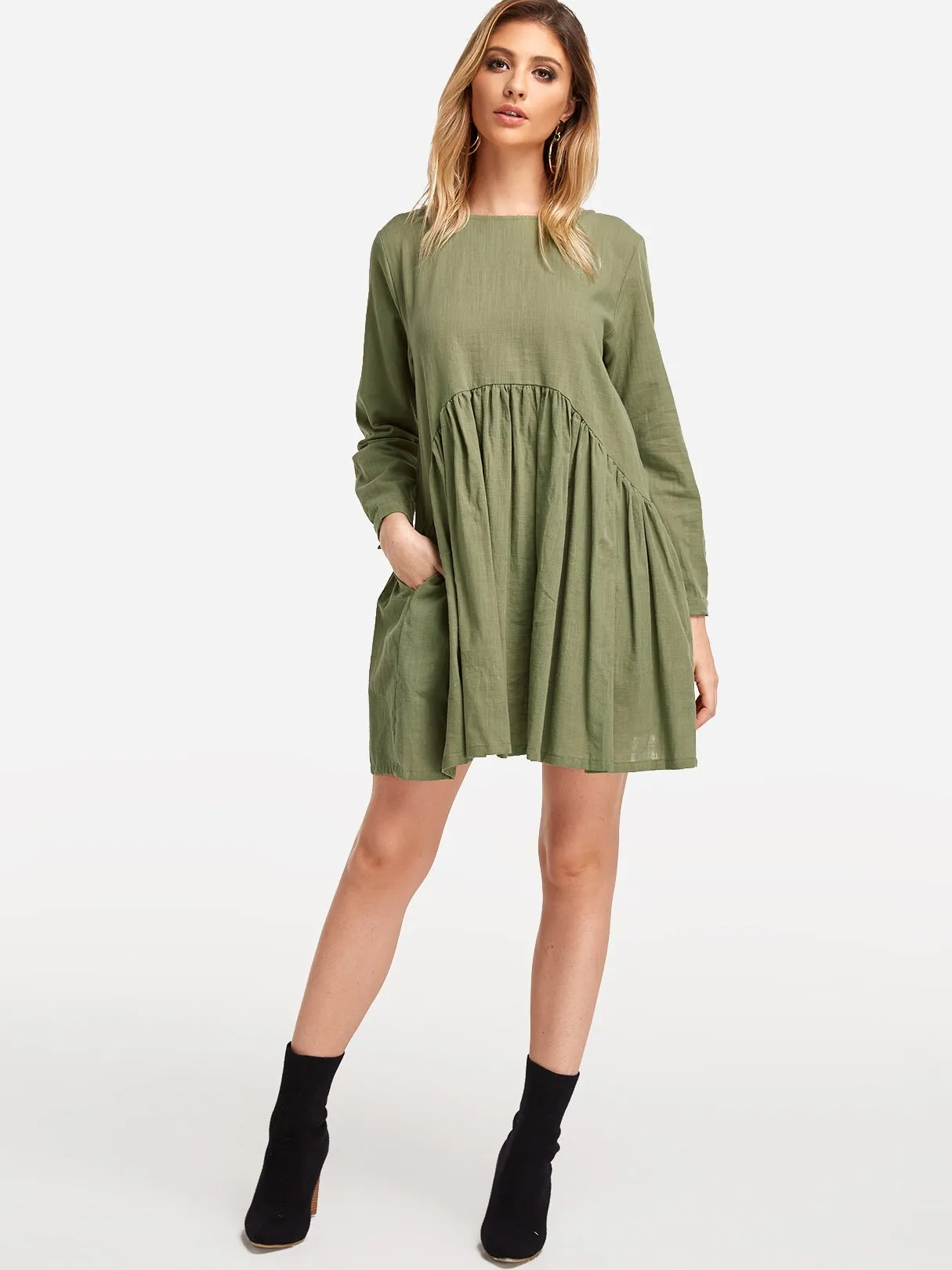 Wholesale Round Neck Long Sleeve Pleated Casual Dress